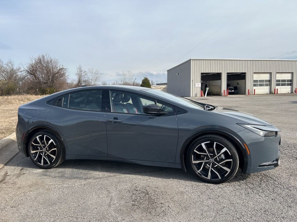 Used 2024 Toyota Prius Prime Premium image 4
