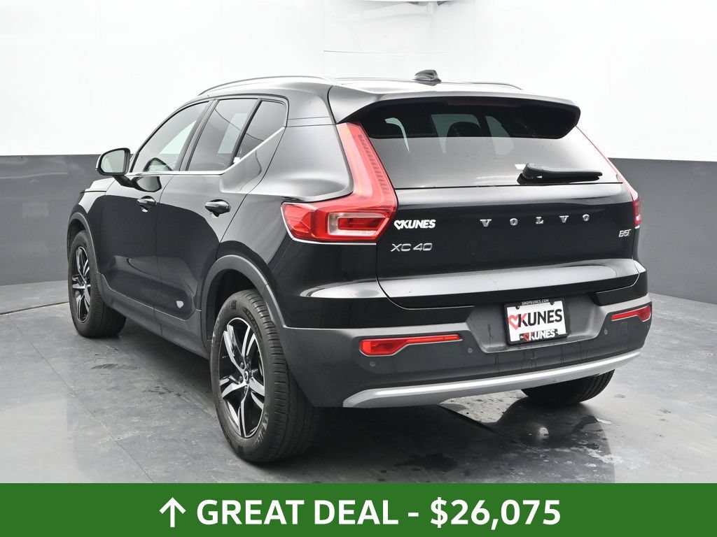 Used 2025 Volvo XC40 B5 Core AWD/4WD image 12