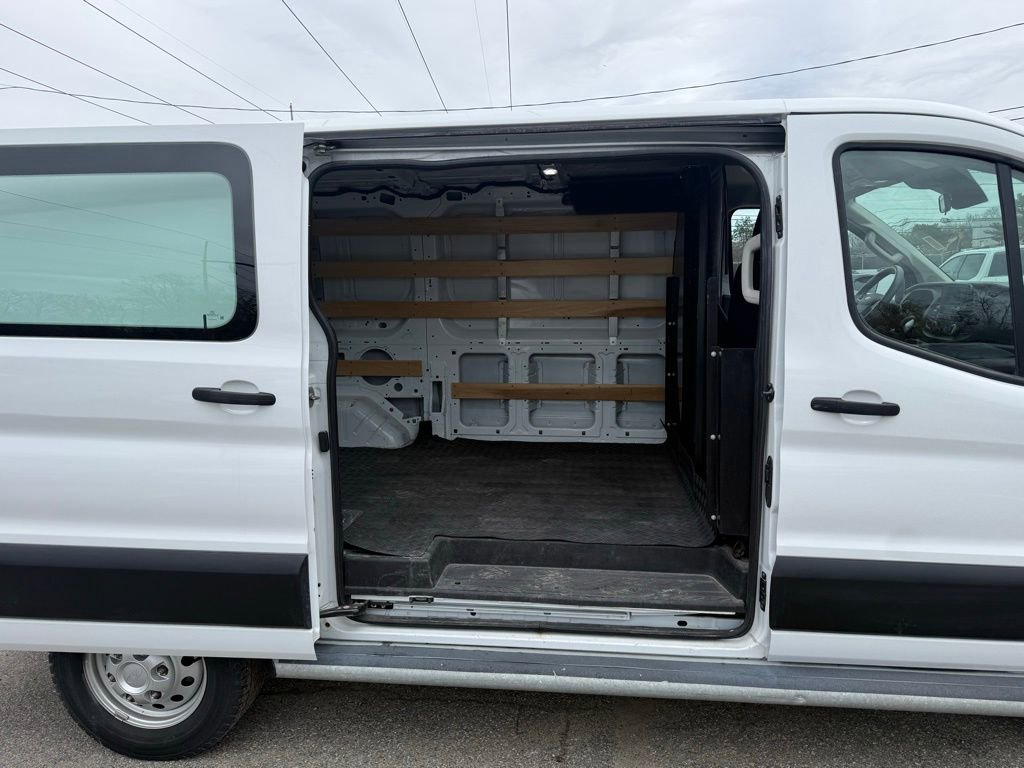 Used 2023 Ford Transit 250 Low Roof AWD w/ Exterior Upgrade Package image 18