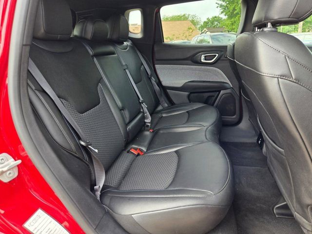 Used 2025 Jeep Compass Latitude w/ Sun & Sound Group image 26