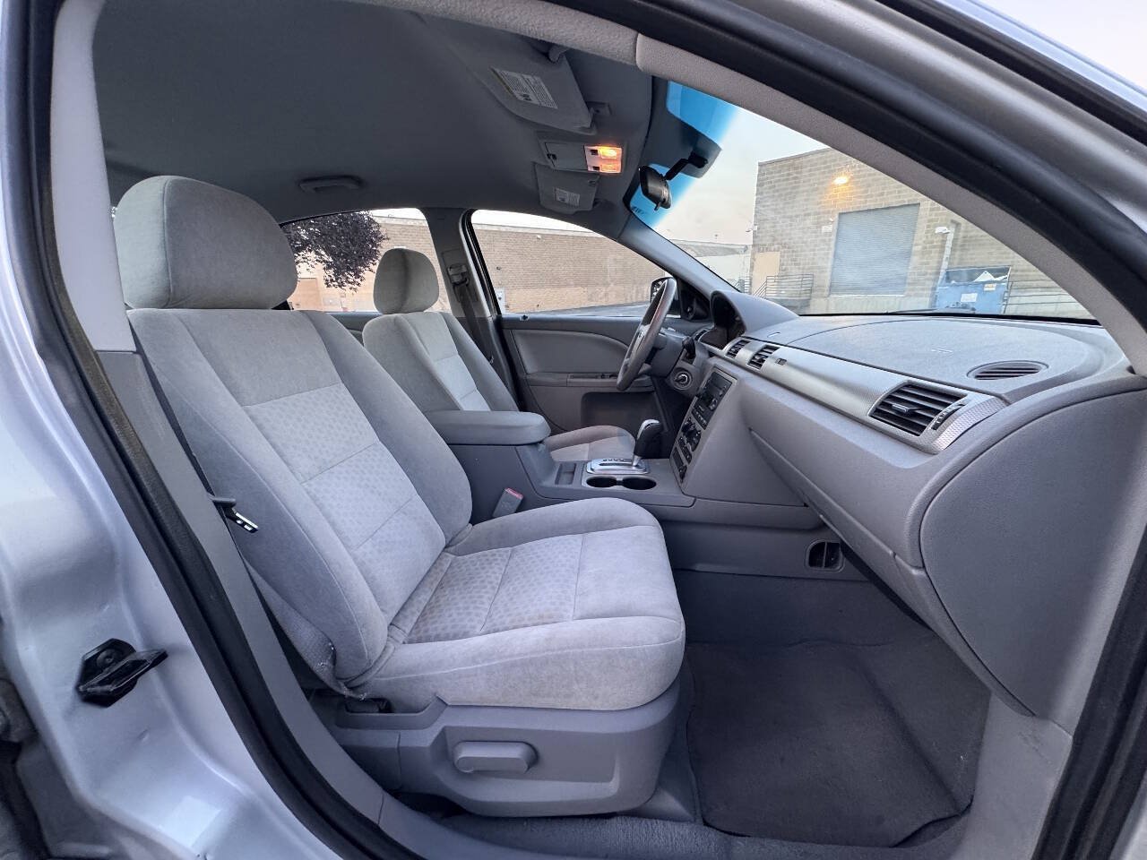 Used 2005 Ford Five Hundred SE FWD image 13