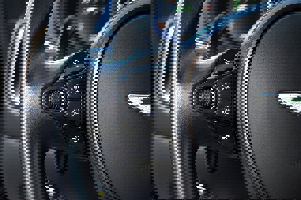 Used 2018 Aston Martin DB11 Coupe image 15