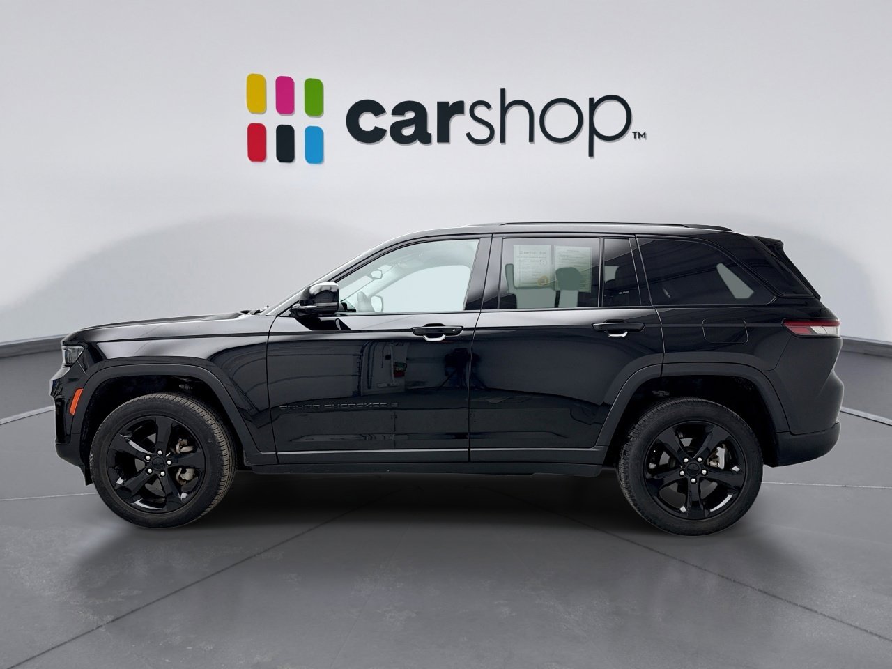 Used 2023 Jeep Grand Cherokee Limited w/ Black Appearance Package image 2