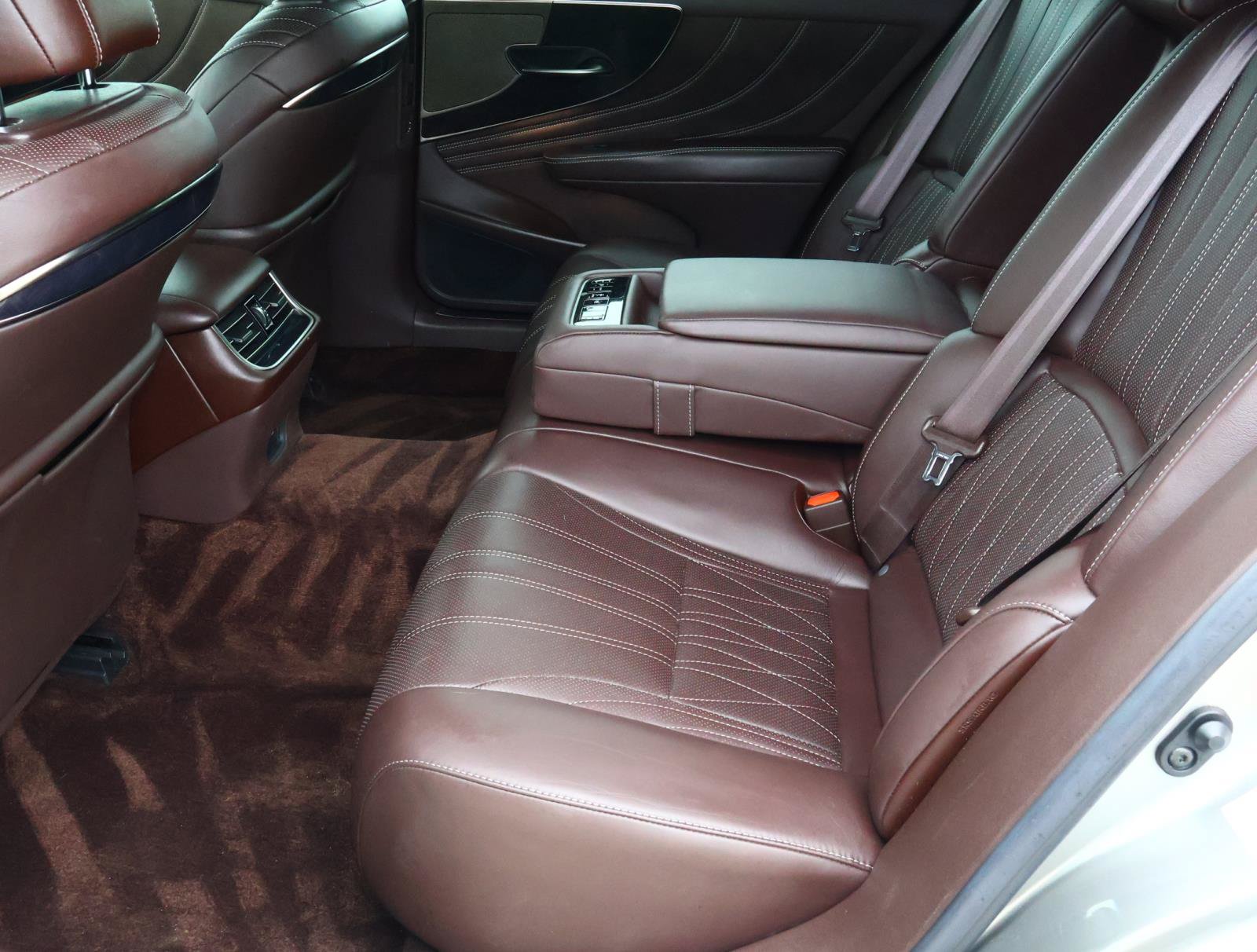 Used 2020 Lexus LS 500 w/ Interior Upgrade Package RWD image 19