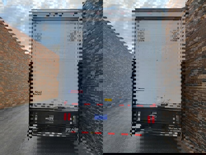Used 2016 Ford F550 2WD Regular Cab Super Duty image 8
