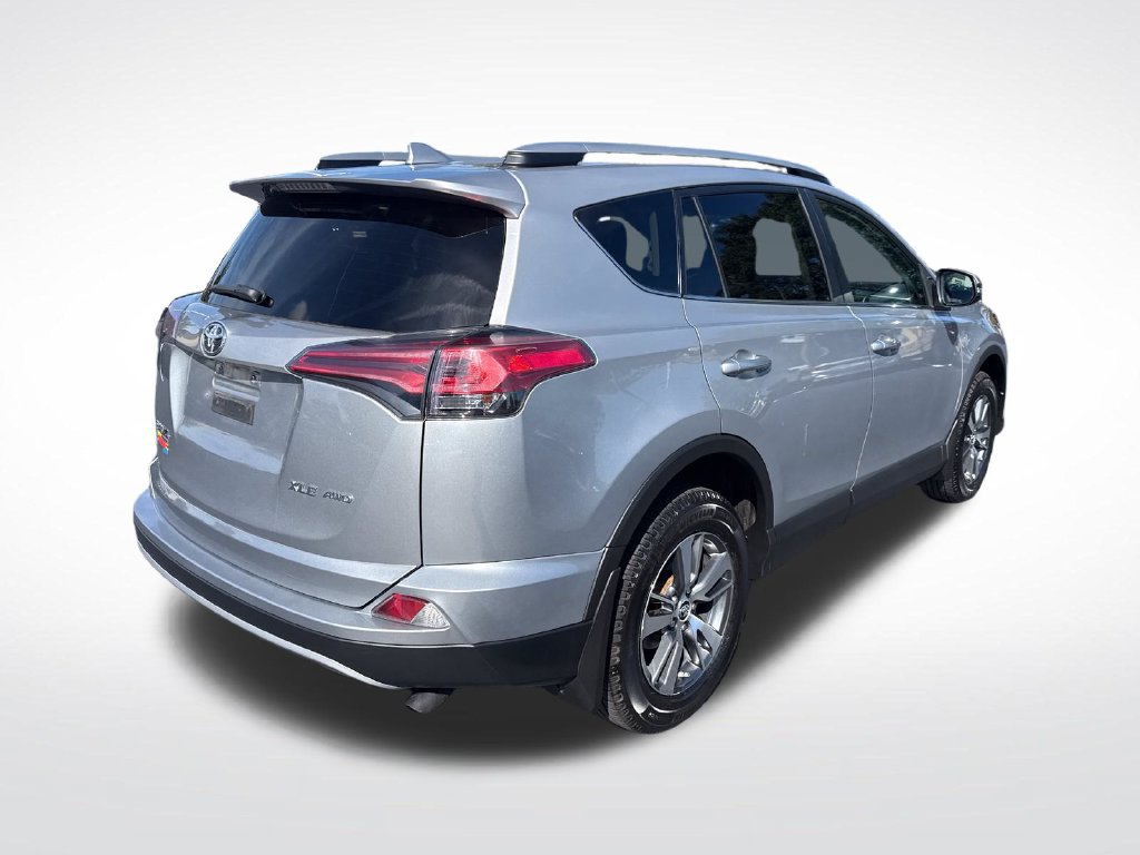 Used 2017 Toyota RAV4 XLE w/ Plus Extra Value Package AWD/4WD image 5