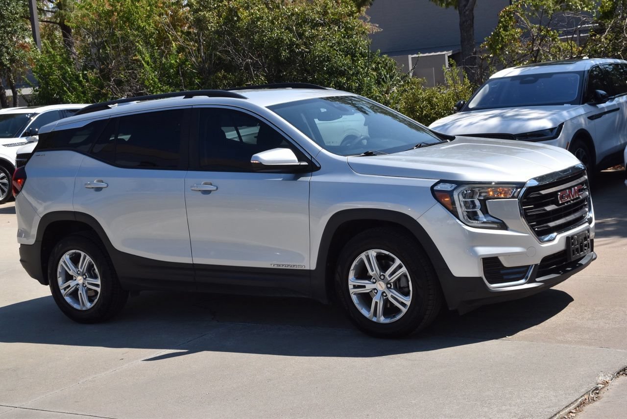 Used 2022 GMC Terrain SLE w/ Driver Convenience Package FWD image 5
