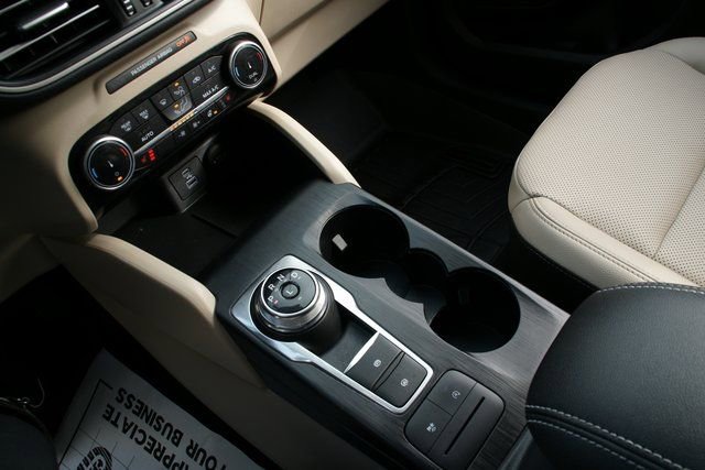 Used 2022 Ford Escape SEL image 26