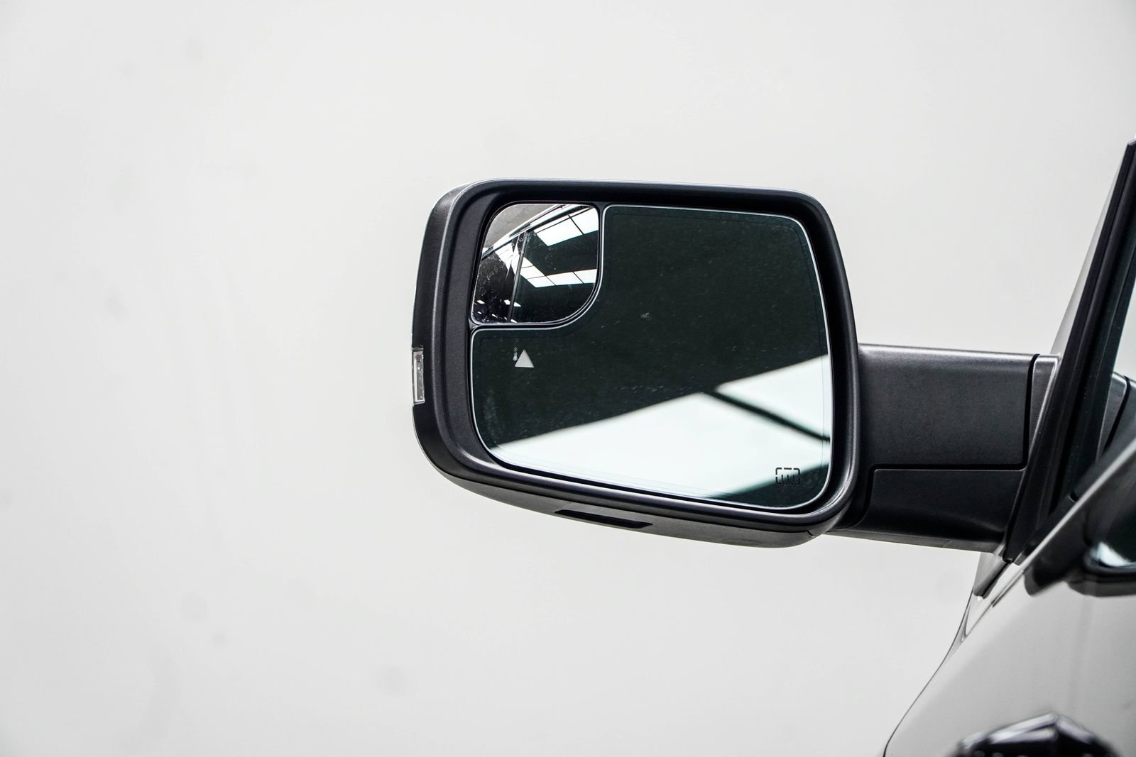 Used 2023 RAM 1500 Limited AWD/4WD image 13