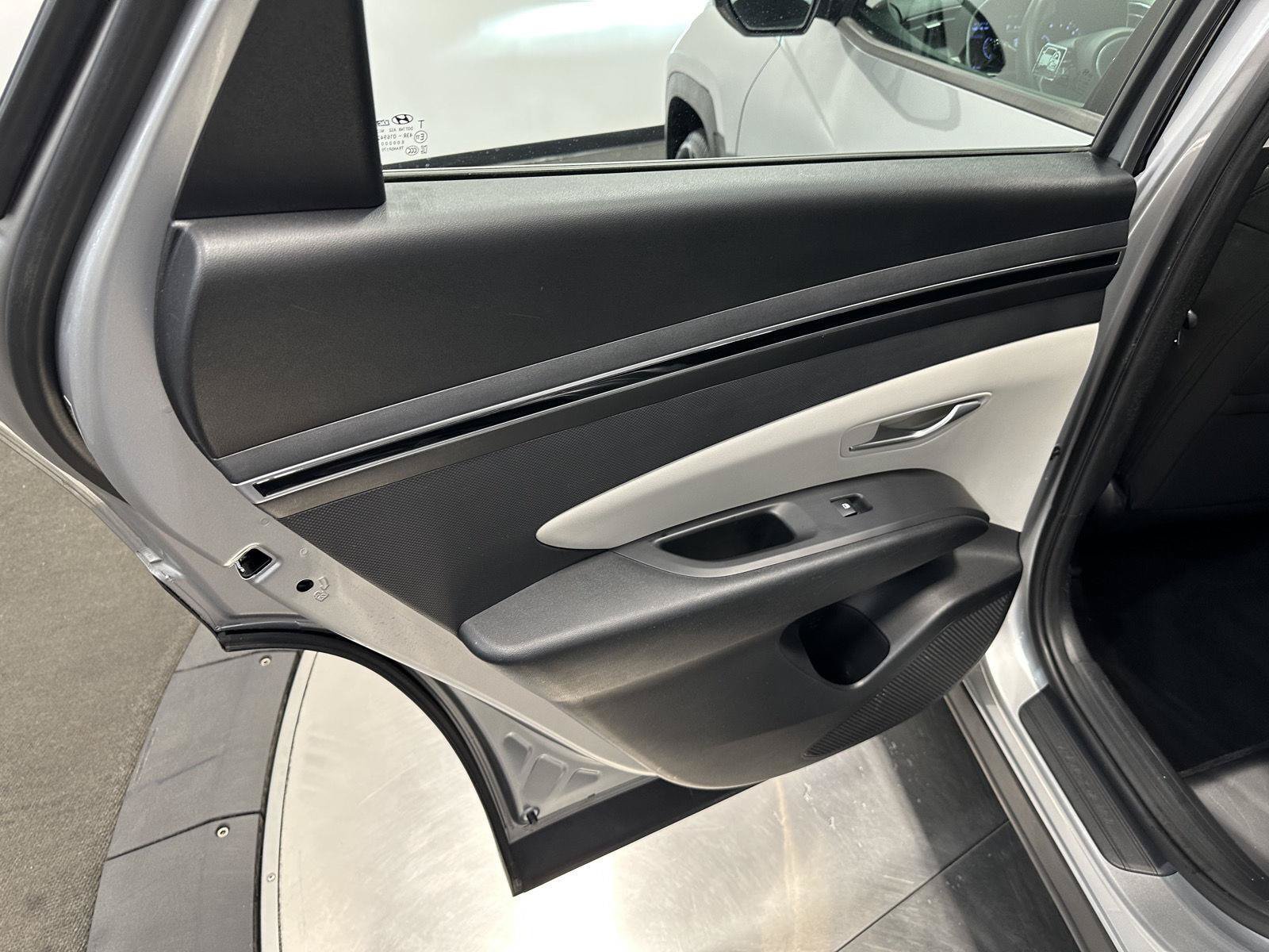 Used 2022 Hyundai Tucson SE AWD/4WD image 24