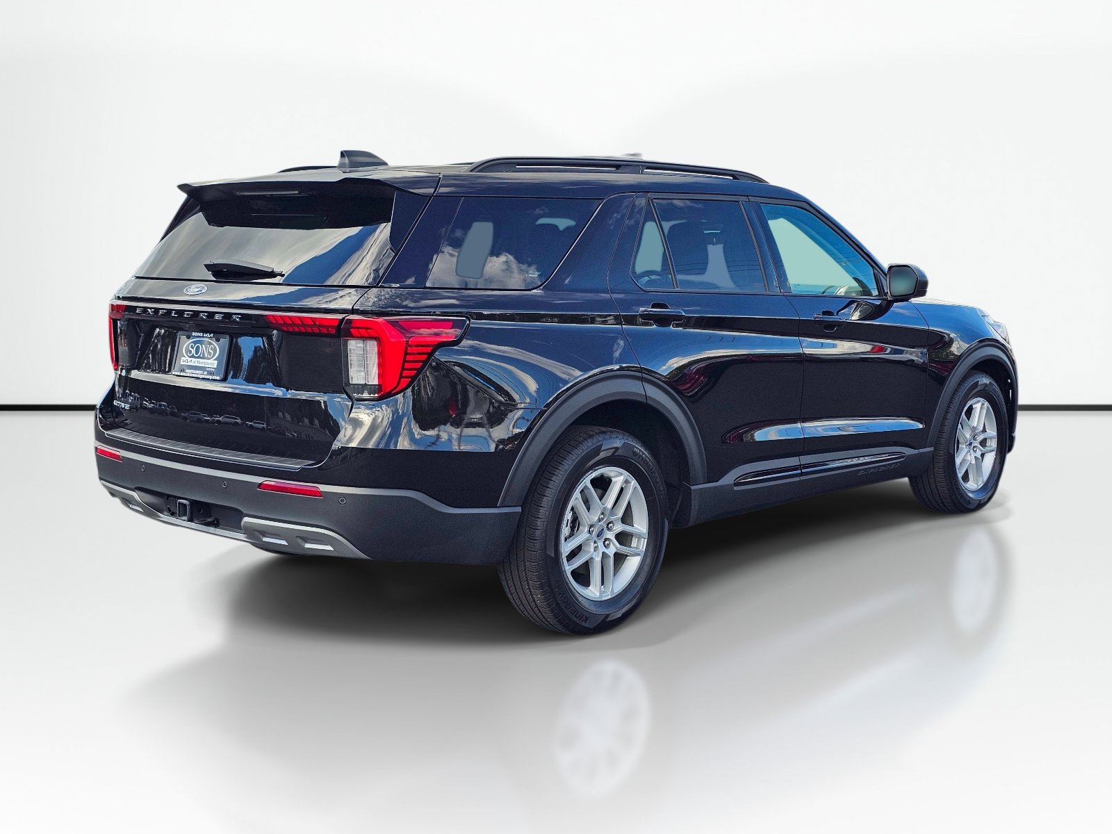 Used 2026 Ford Explorer Active w/ Active Comfort Package RWD image 6