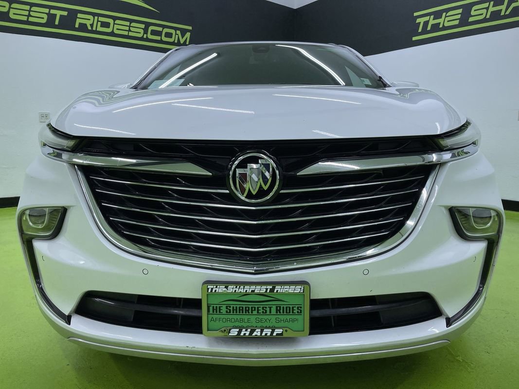 Used 2023 Buick Enclave Essence FWD image 3