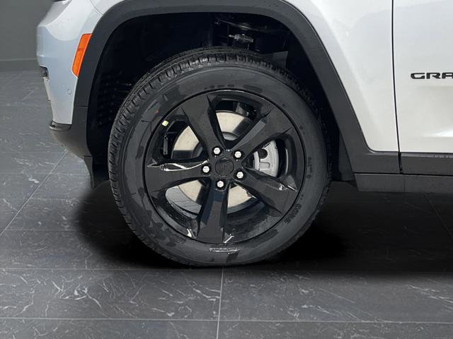 New 2025 Jeep Grand Cherokee L Limited w/ Luxury Tech Group II image 39