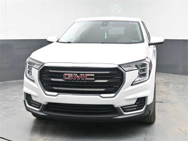Used 2022 GMC Terrain SLE image 3