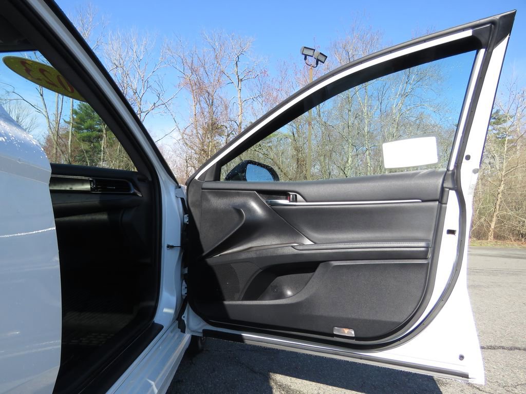 Used 2023 Toyota Camry XSE AWD/4WD image 12
