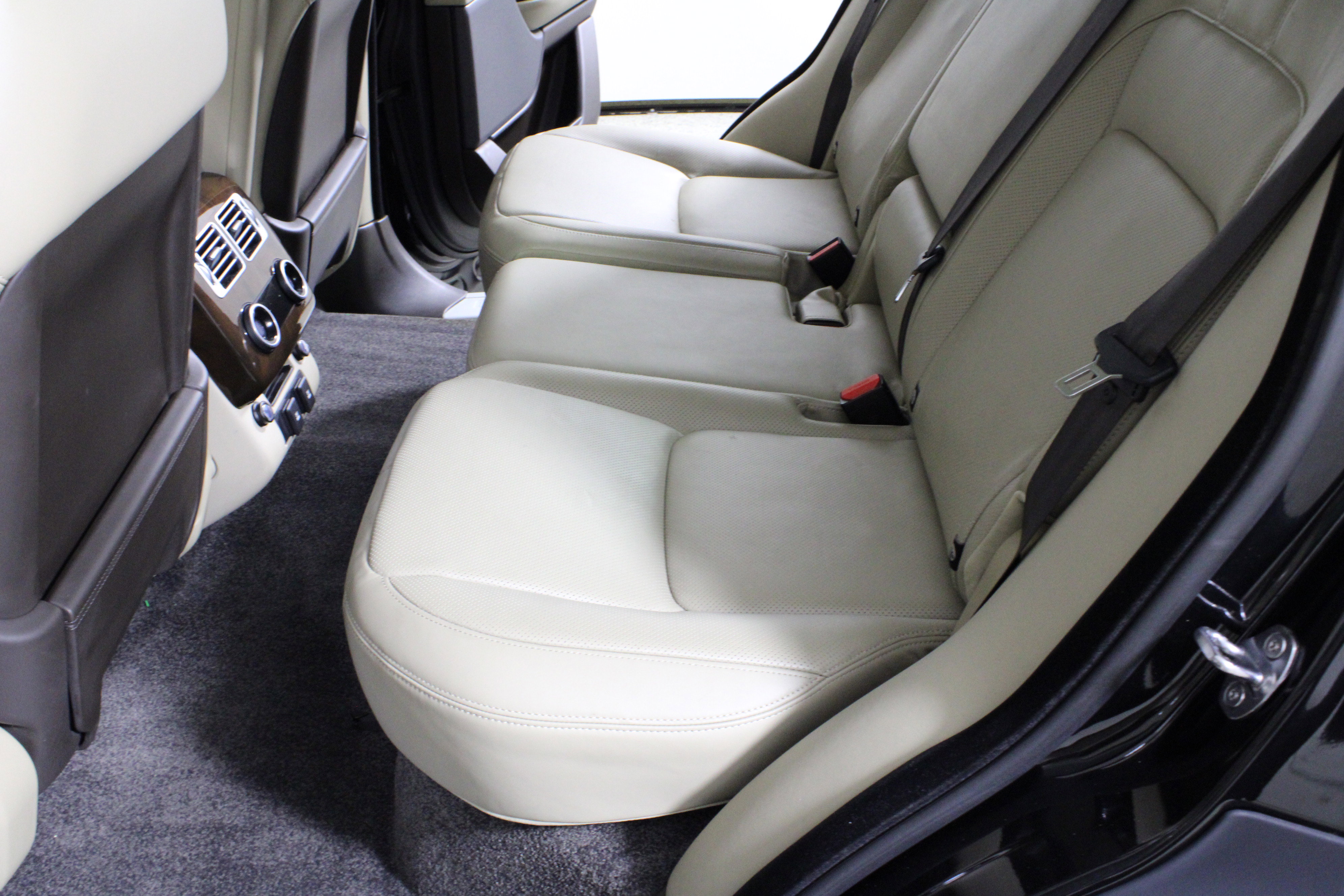 Used 2021 Land Rover Range Rover Westminster Edition image 14