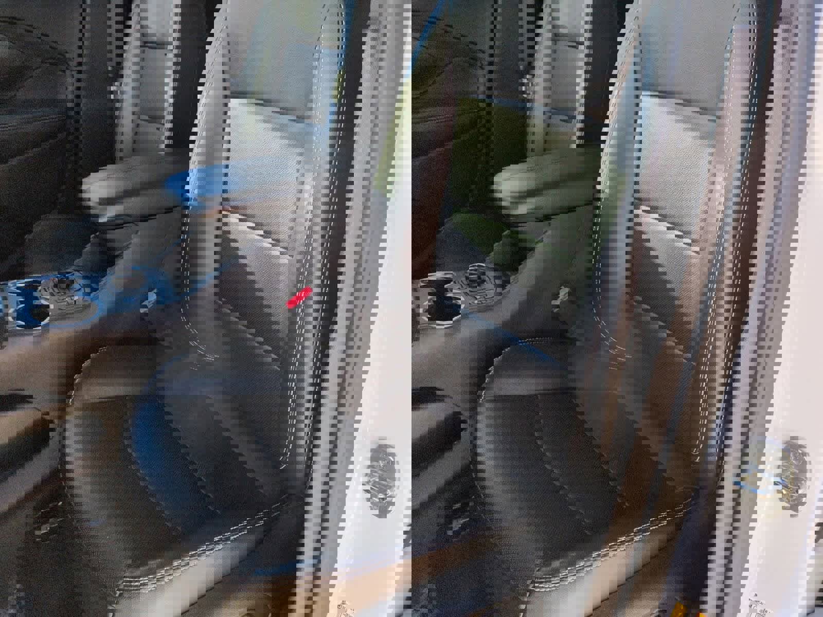 Used 2022 GMC Terrain SLT w/ Infotainment Package II image 17