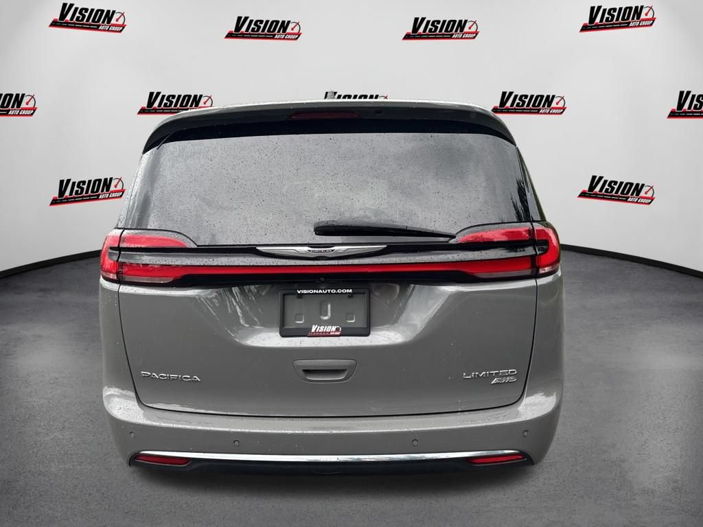Used 2023 Chrysler Pacifica Limited AWD/4WD image 6
