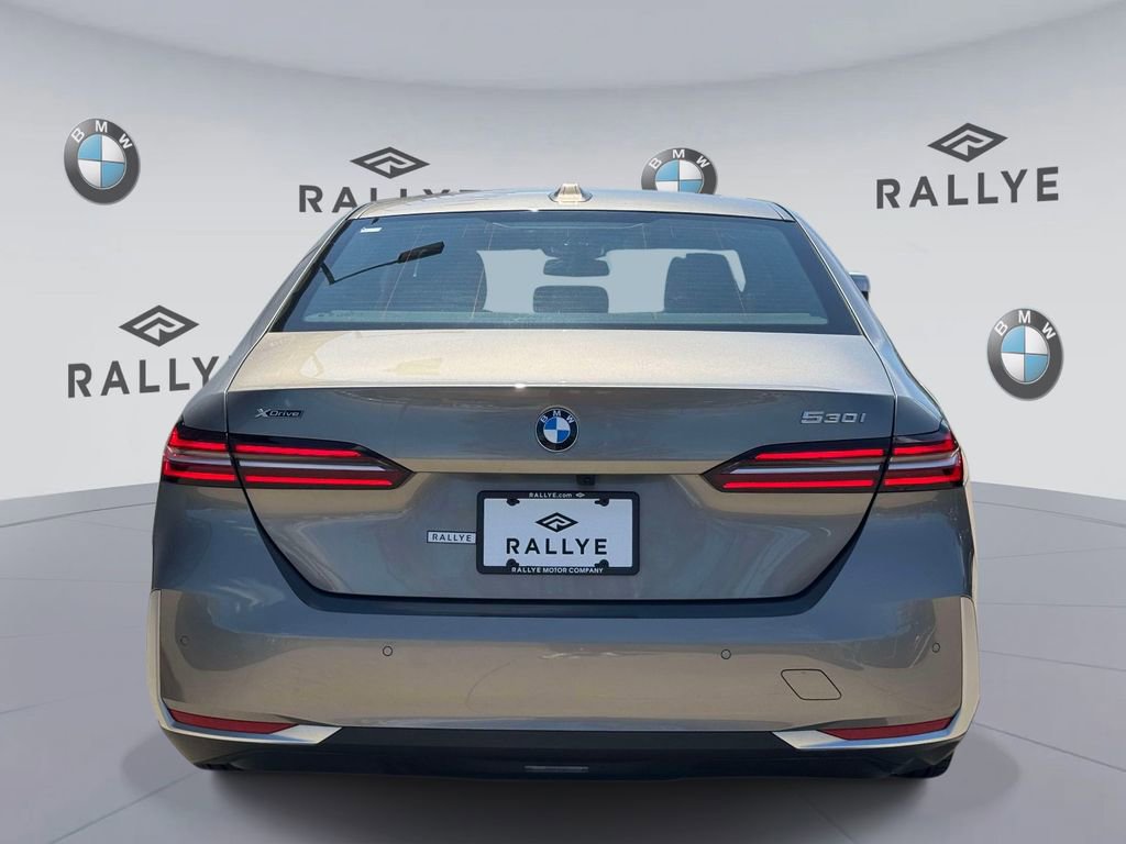Certified 2026 BMW 530i xDrive w/ Premium Package AWD/4WD image 5