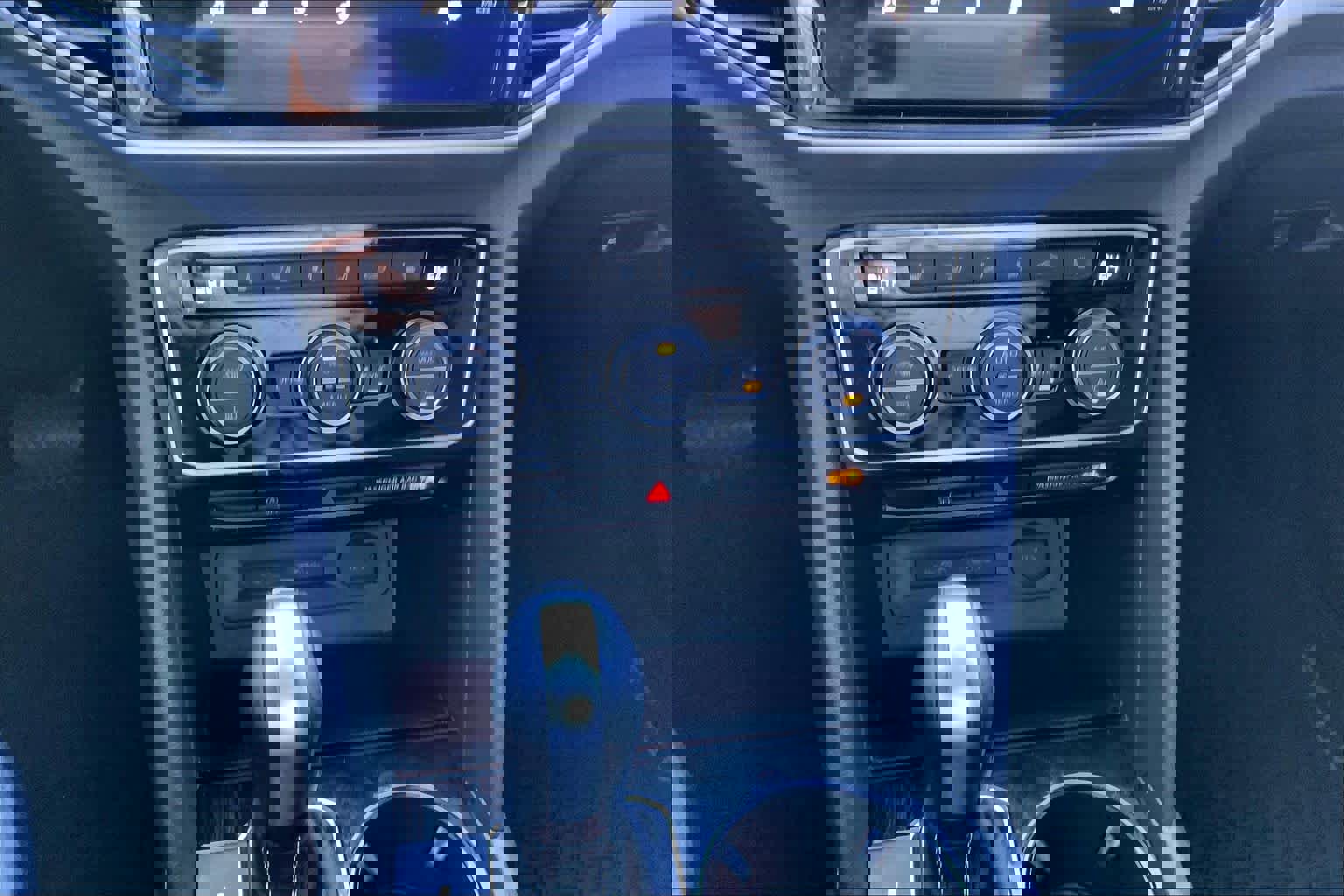 Used 2022 Volkswagen Atlas Cross Sport SE image 32