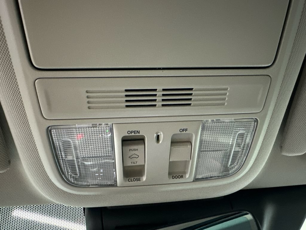 Used 2018 Honda Accord EX-L image 31