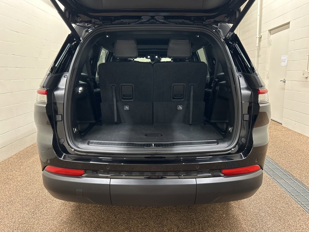 Used 2025 Jeep Grand Cherokee L Altitude image 17