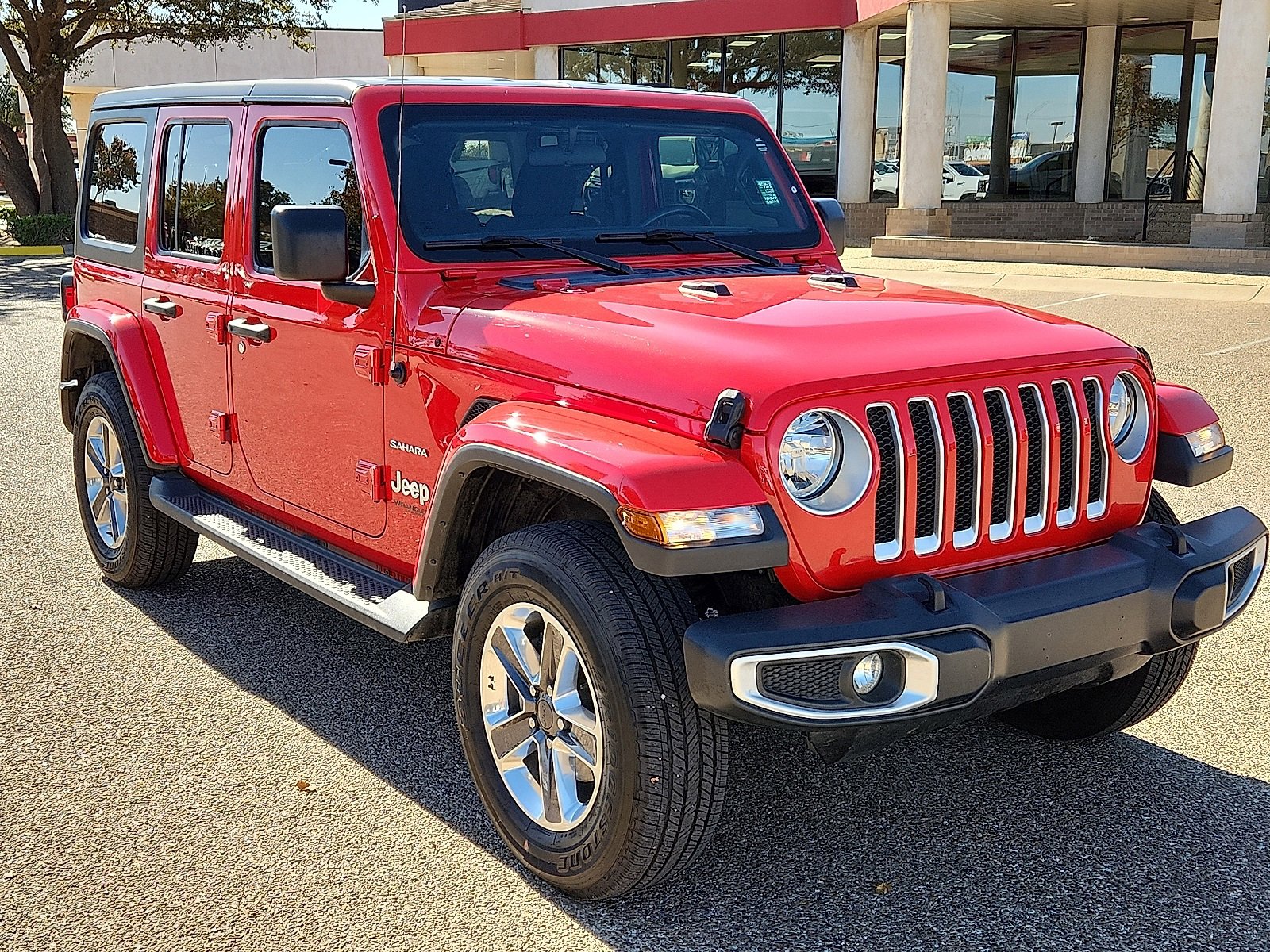 Used 2020 Jeep Wrangler Unlimited Sahara image 6
