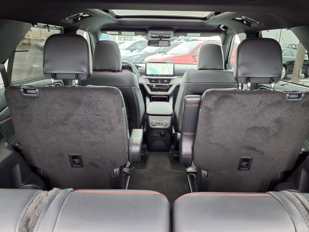 Used 2025 Ford Explorer ST image 30