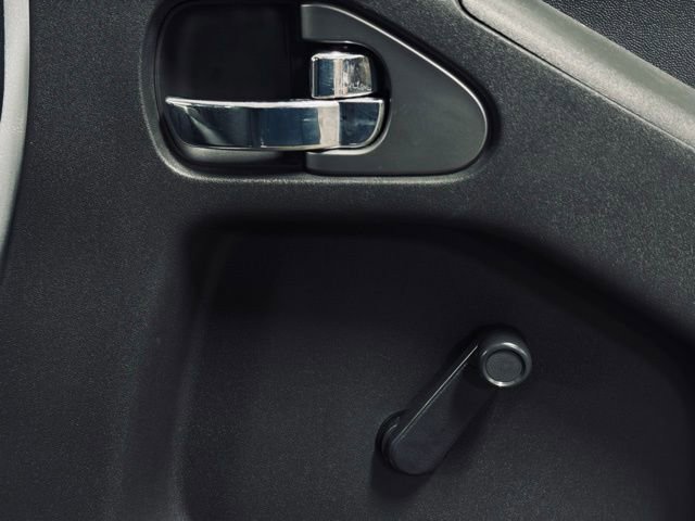 Used 2018 Nissan Frontier S image 13