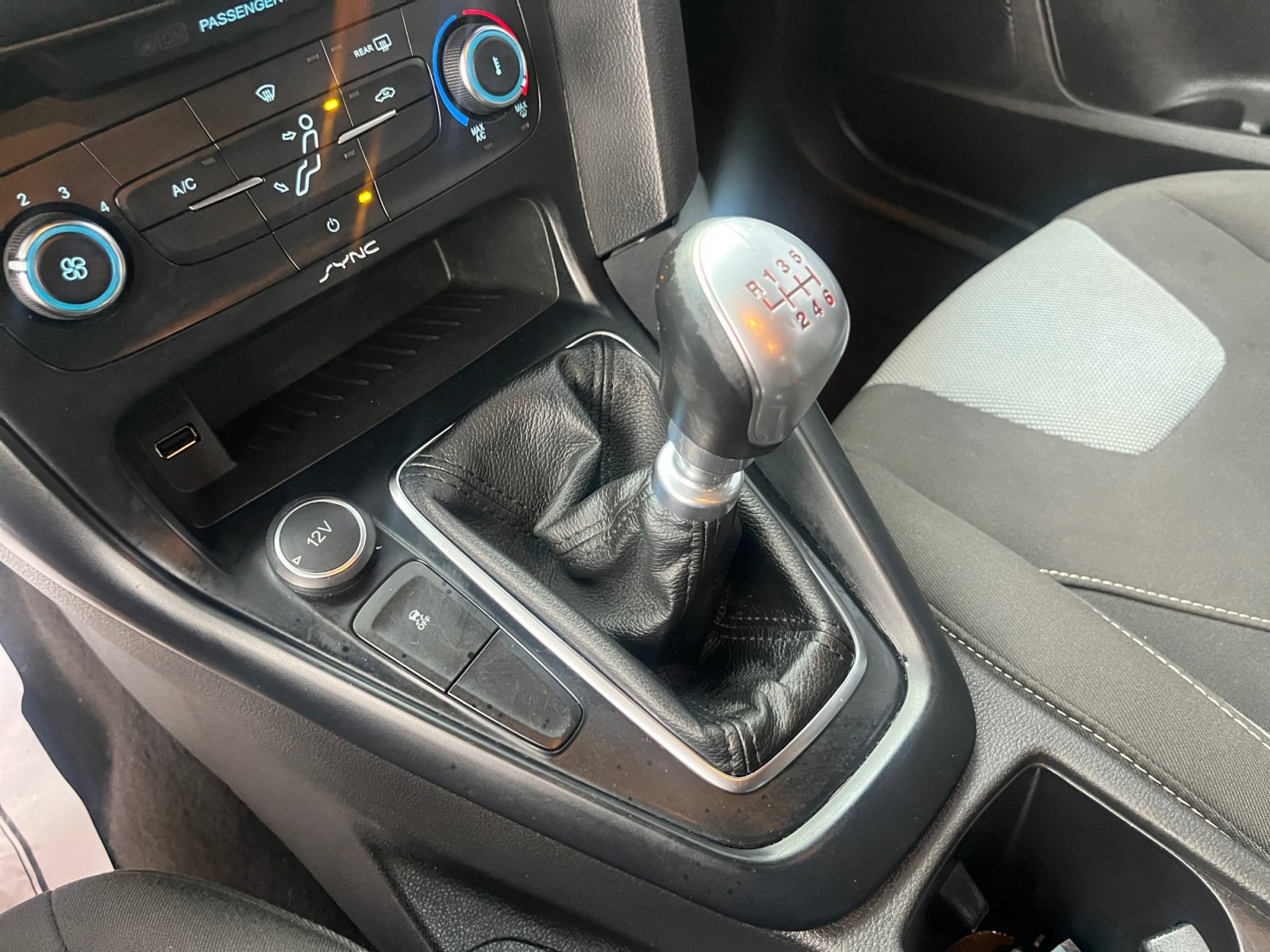 Used 2017 Ford Focus ST image 31