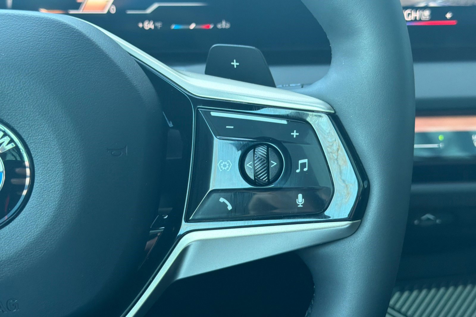 Used 2025 BMW X3 xDrive30i w/ Premium Package image 32