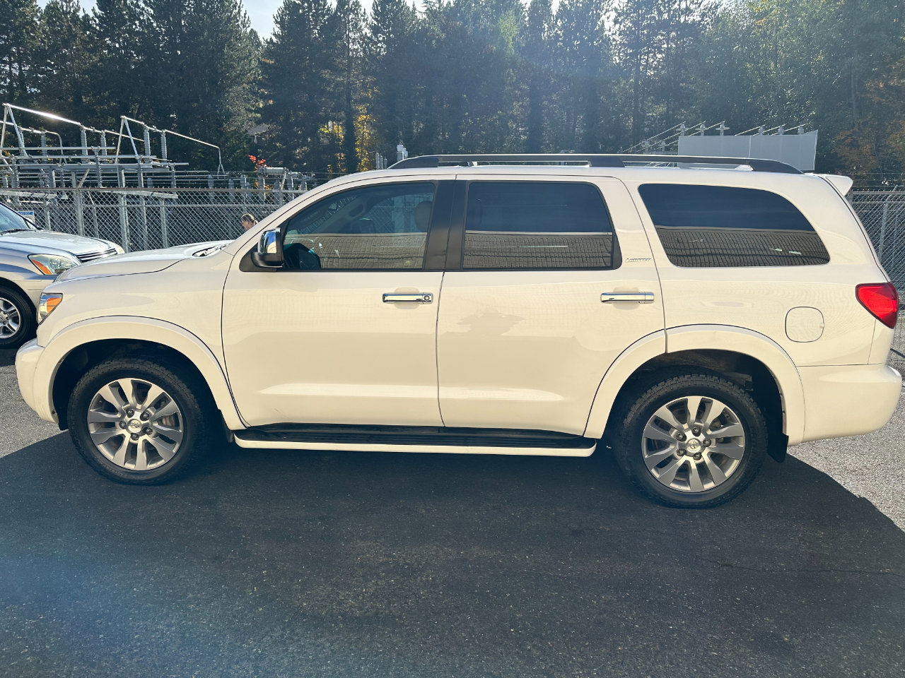 Used 2014 Toyota Sequoia Limited image 8