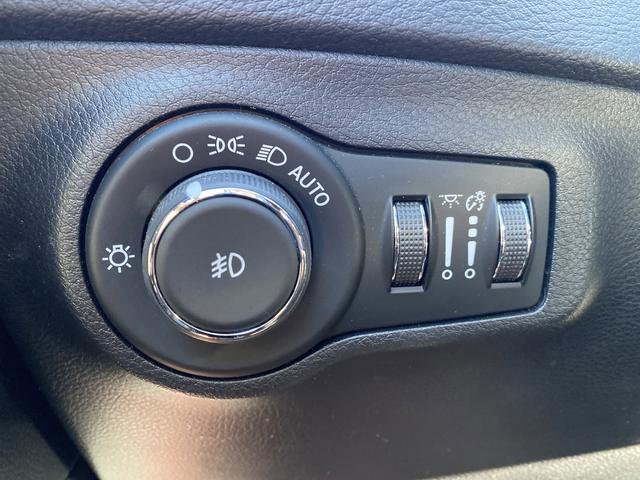 Used 2019 Jeep Compass Trailhawk image 26