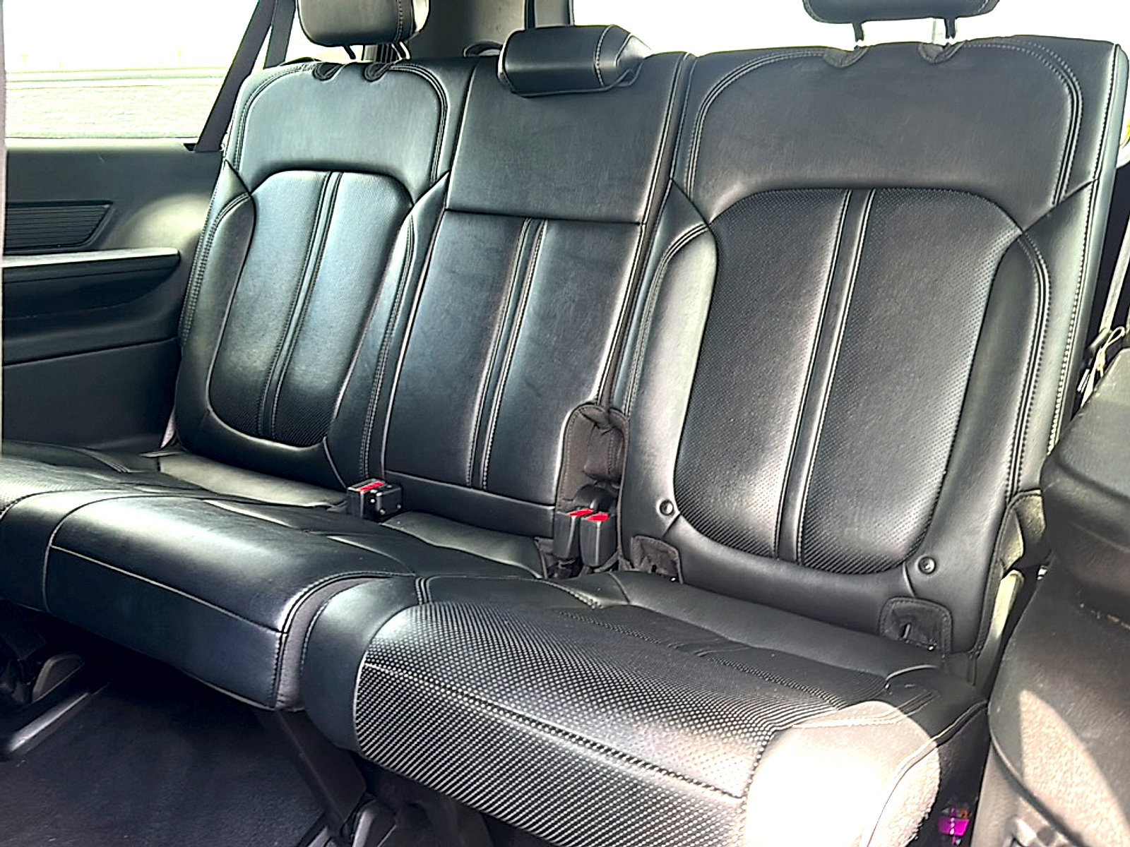 Used 2024 Jeep Wagoneer L Series II w/ Flexible Seating Group RWD image 20