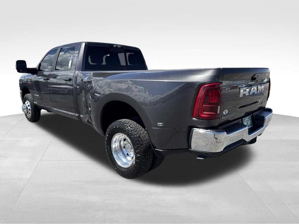 Used 2025 RAM 3500 Laramie w/ Max Tow Package AWD/4WD image 3