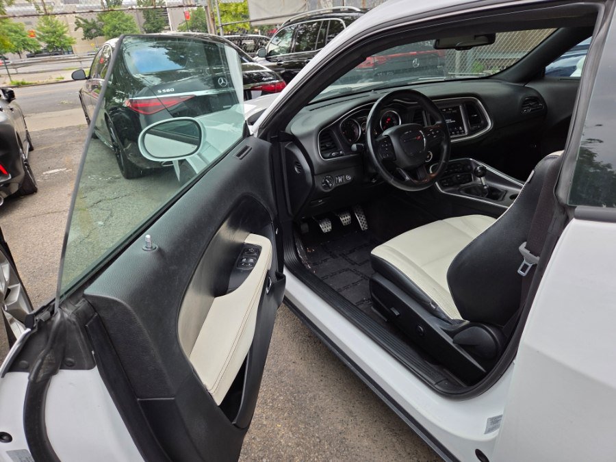 Used 2017 Dodge Challenger R/T Scat Pack RWD image 7