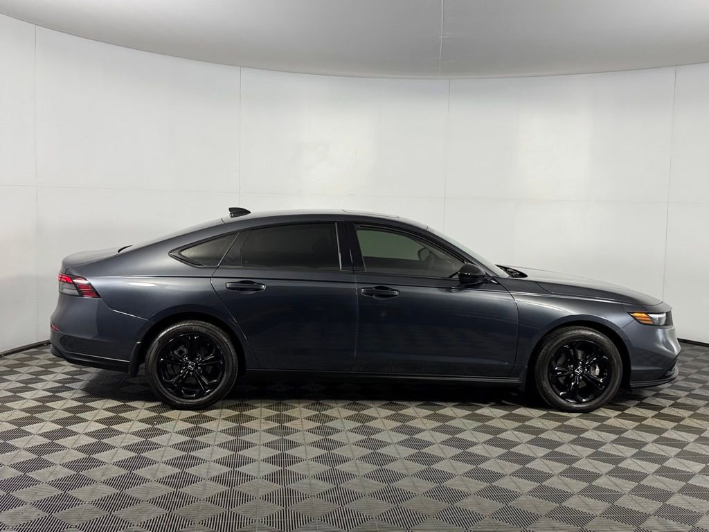 Used 2025 Honda Accord SE image 6