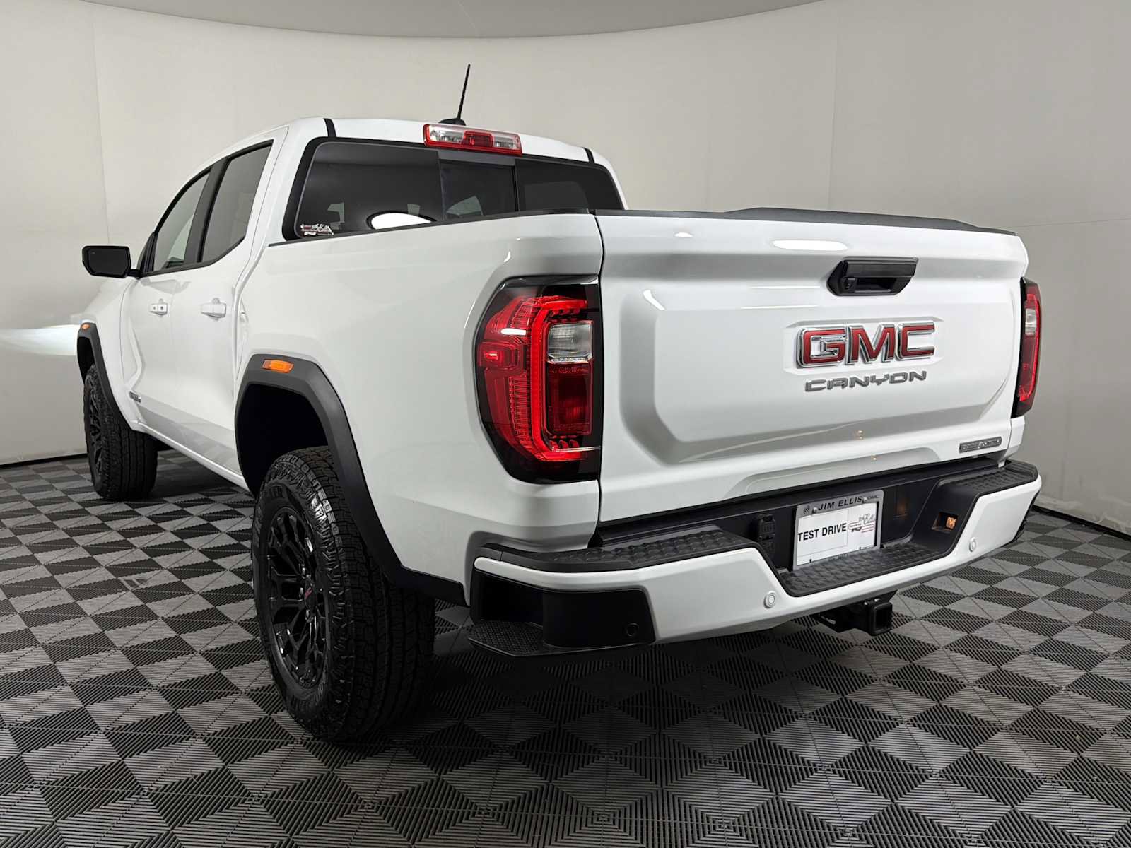 New 2026 GMC Canyon Elevation image 4