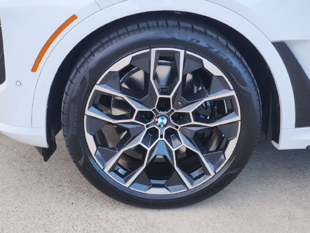 Used 2026 BMW X7 xDrive40i w/ Executive Package AWD/4WD image 17