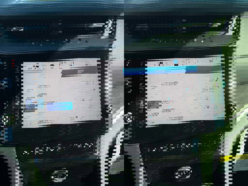 New 2026 Jeep Grand Cherokee Altitude image 30