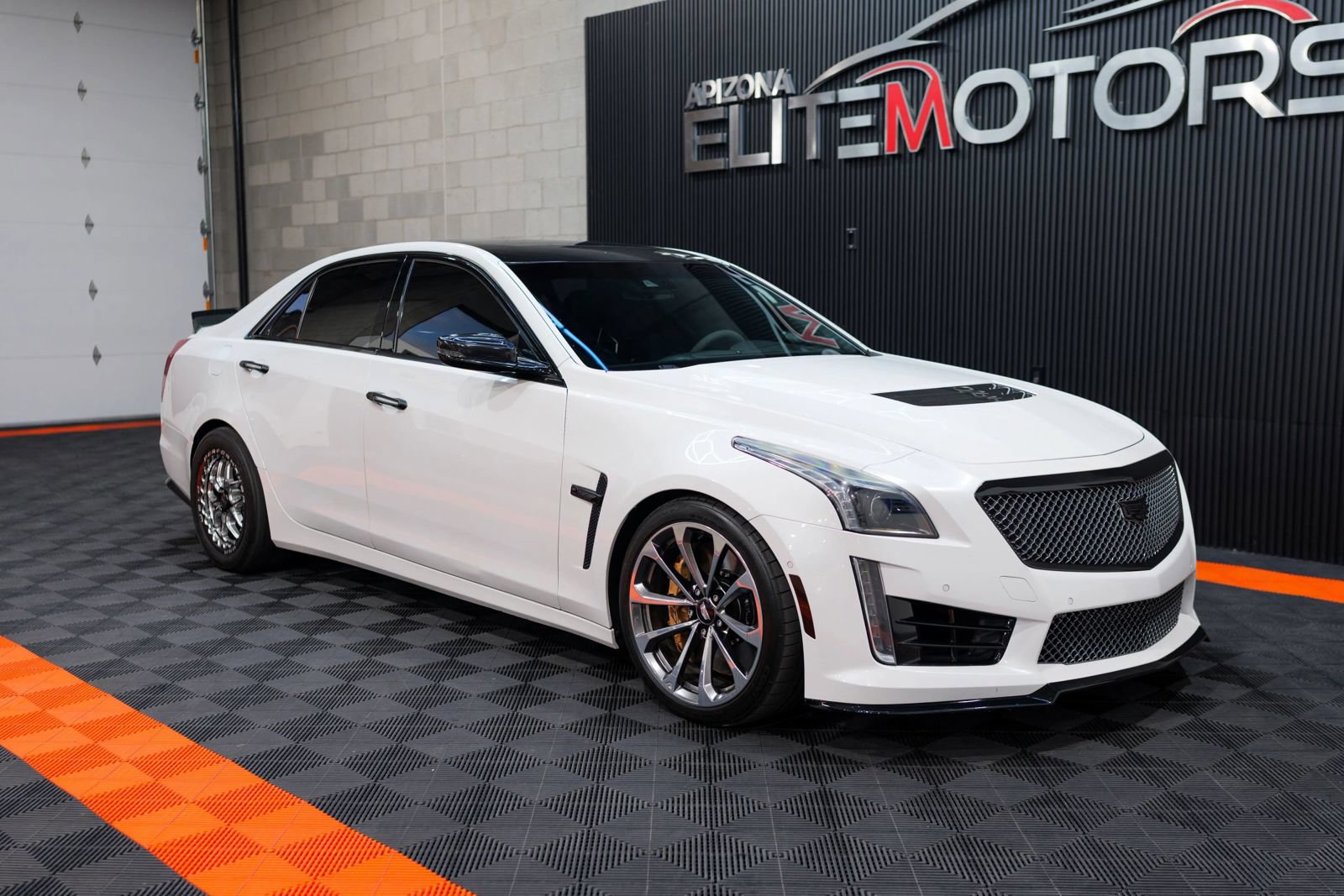 Used 2016 Cadillac CTS V w/ Luxury Package RWD image 11