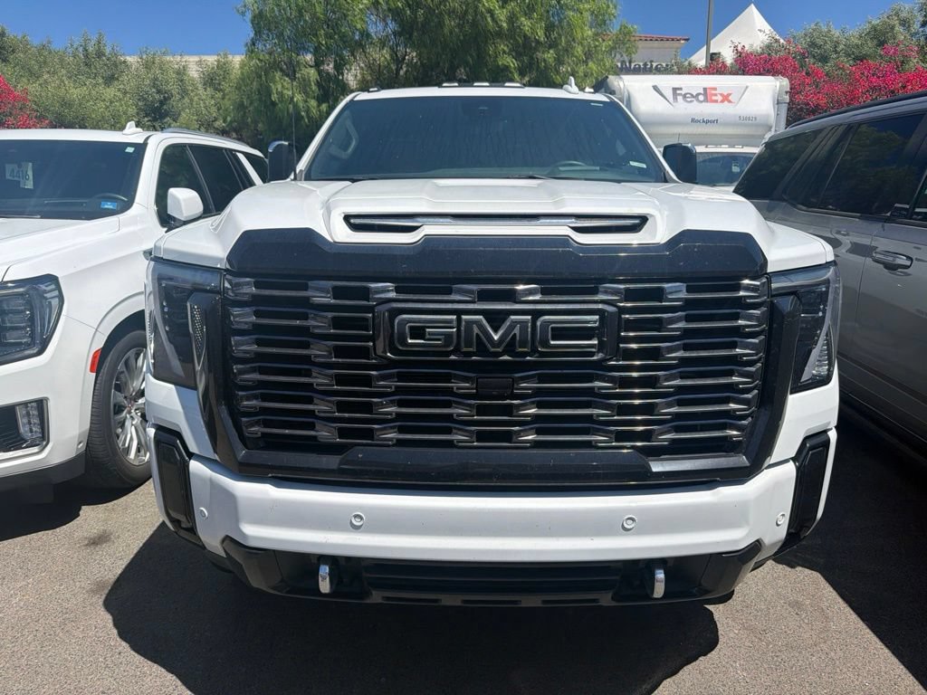 Used 2025 GMC Sierra 3500 Denali Ultimate AWD/4WD video 2