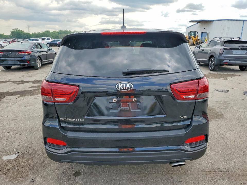 Used 2019 Kia Sorento FWD V6 image 5
