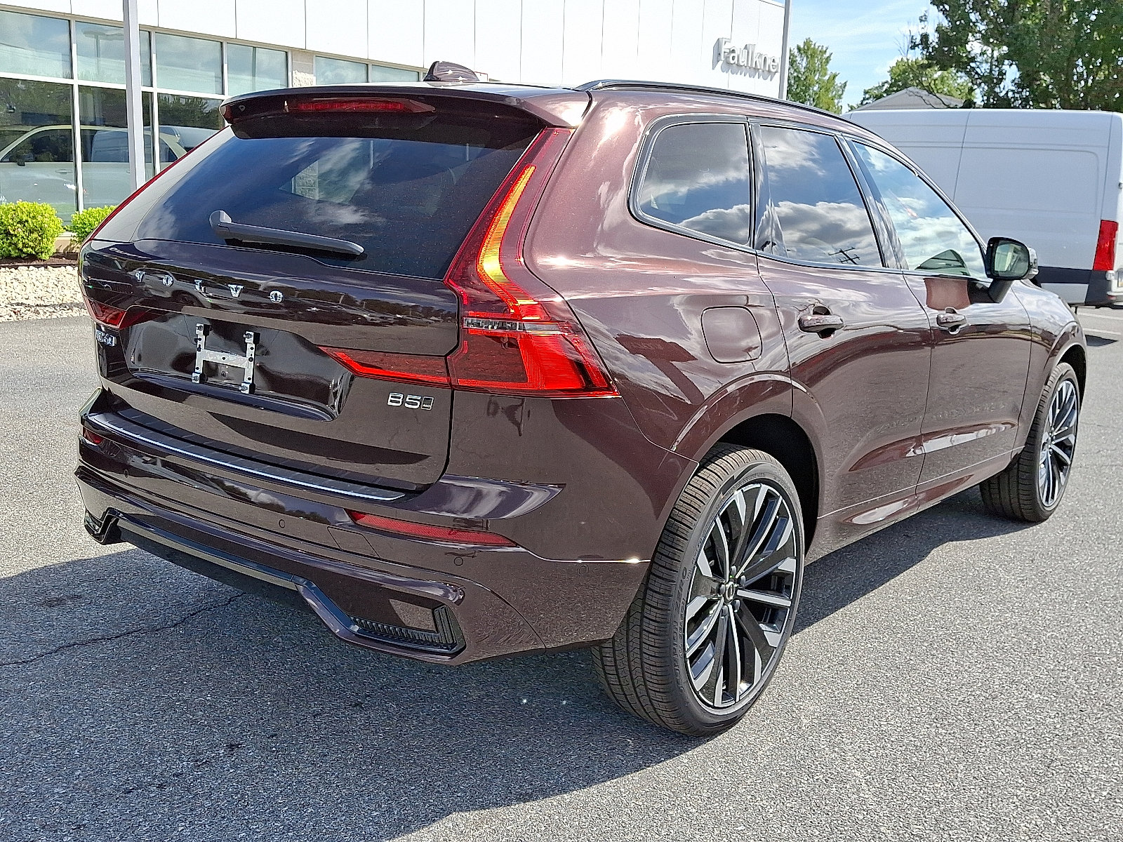 New 2026 Volvo XC60 B5 Ultra w/ Protection Package Premier image 4