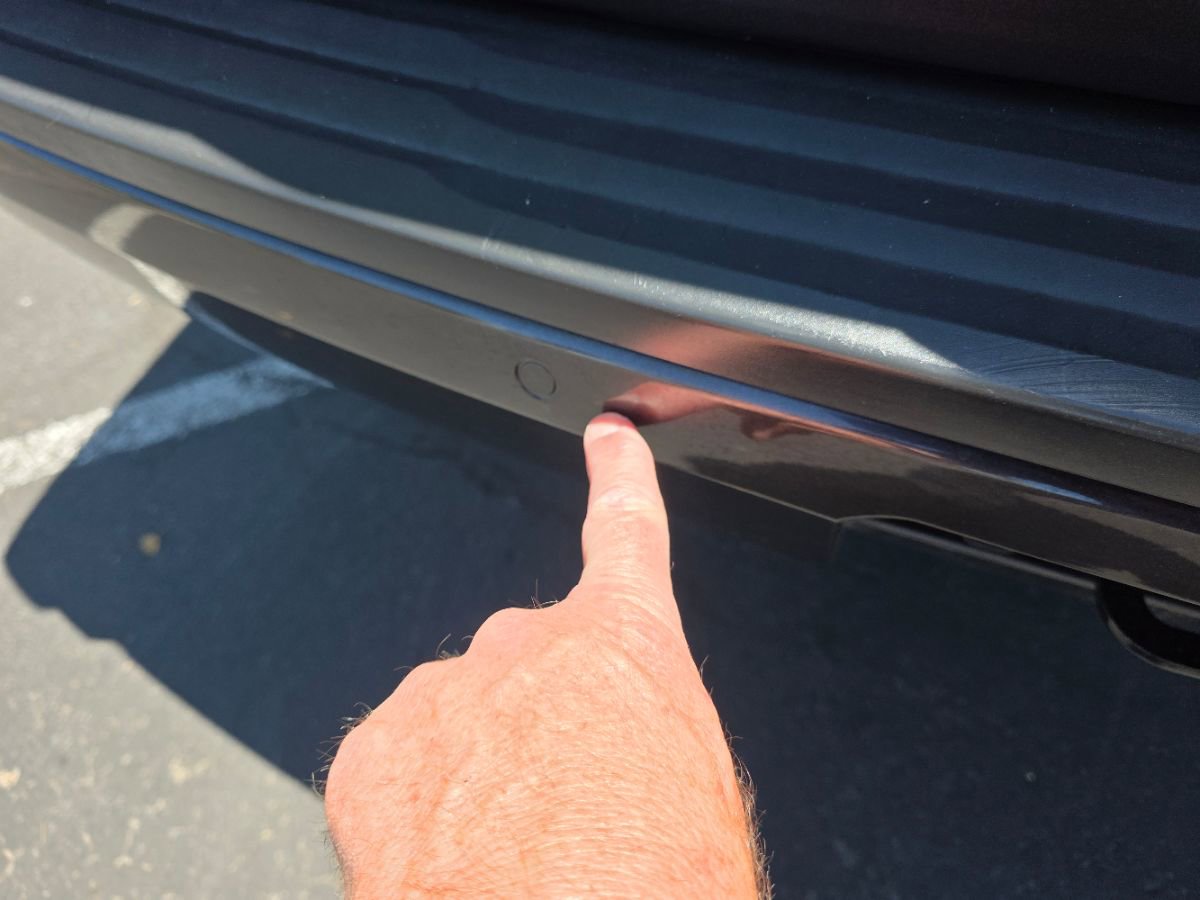 Used 2018 Chevrolet Suburban LT RWD image 13