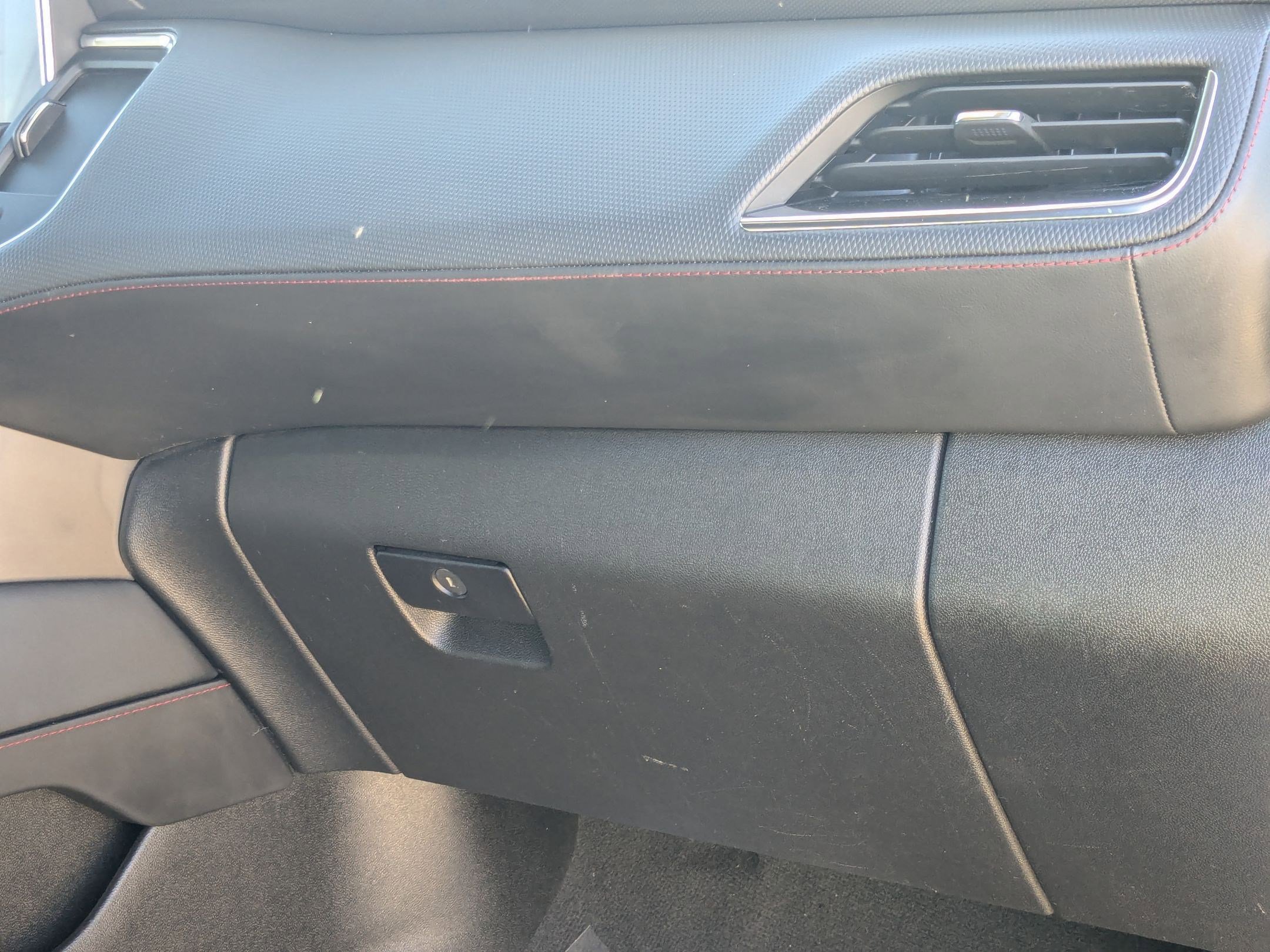 Used 2022 Chevrolet Suburban RST w/ Luxury Package image 23