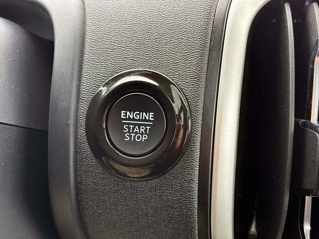 Used 2025 Ford Expedition Active image 32