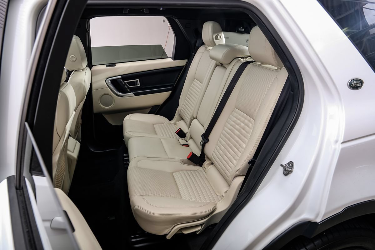 Used 2015 Land Rover Discovery Sport HSE Luxury AWD/4WD image 44