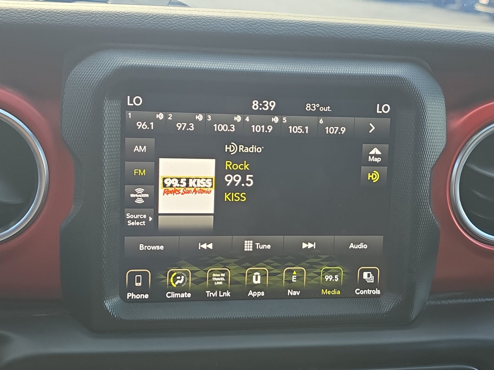 Used 2020 Jeep Gladiator Rubicon AWD/4WD image 17