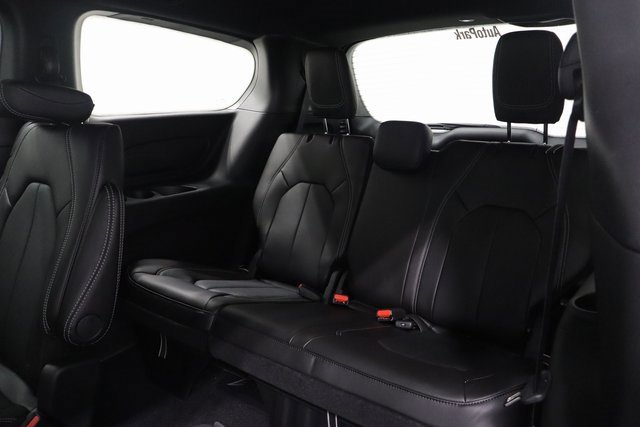 New 2026 Chrysler Voyager LX image 12